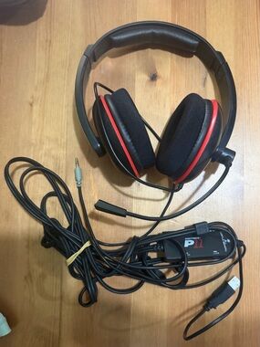 EARFORCE P11 Wired‎ Gaming Headset - Black & Red